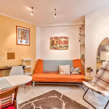 ❁ Spacious Studio Near Buttes Chaumont ❁ Lägenhet Paris
