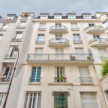 Lägenhet ❁ Spacious Studio Near Buttes Chaumont ❁ *
