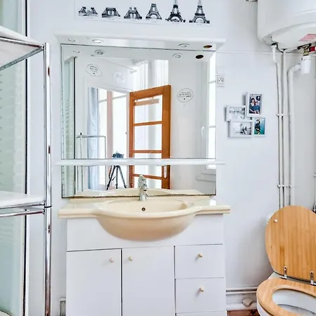 ❁ Spacious Studio Near Buttes Chaumont ❁ *
