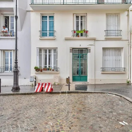 ❁ Spacious Studio Near Buttes Chaumont ❁ * Paris